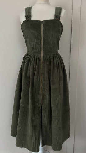 sztruksowa sukienka szałwia Miio retro