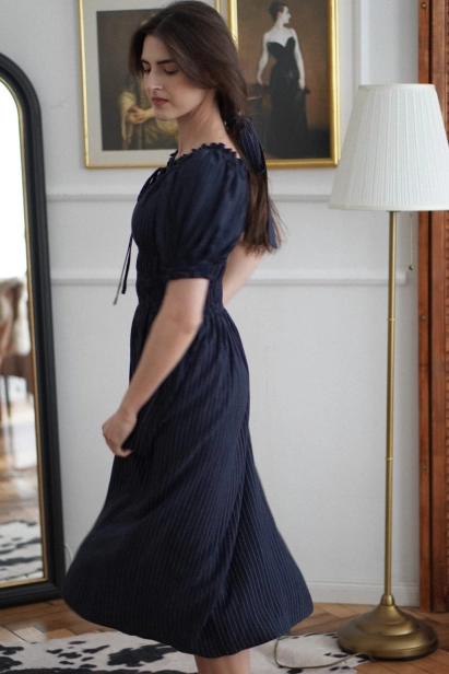 granatowa sukienka Amelia w paski styl vintage