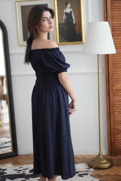 granatowa sukienka Amelia z paskiem w talii