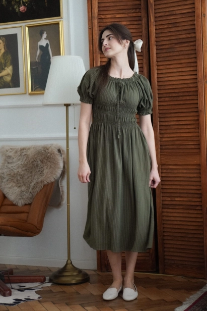 elegancka sukienka Amelia paski zieleń stylizacja