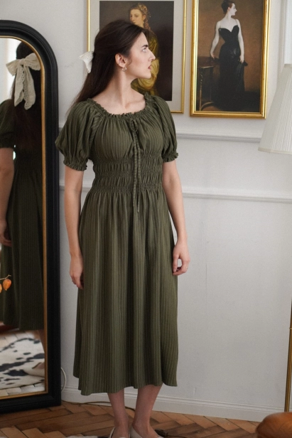 zielona sukienka Amelia z paskiem w talii