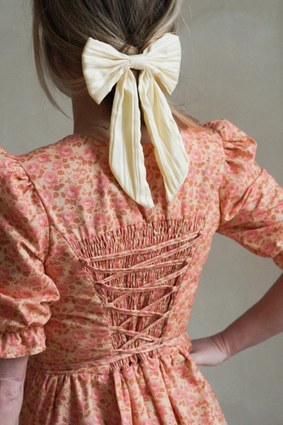 retro-sukienka-anatolia-roze-detal-materialu