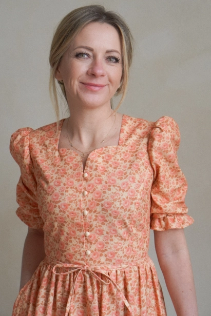 retro-sukienka-anatolia-roze-kwiatowa-przod