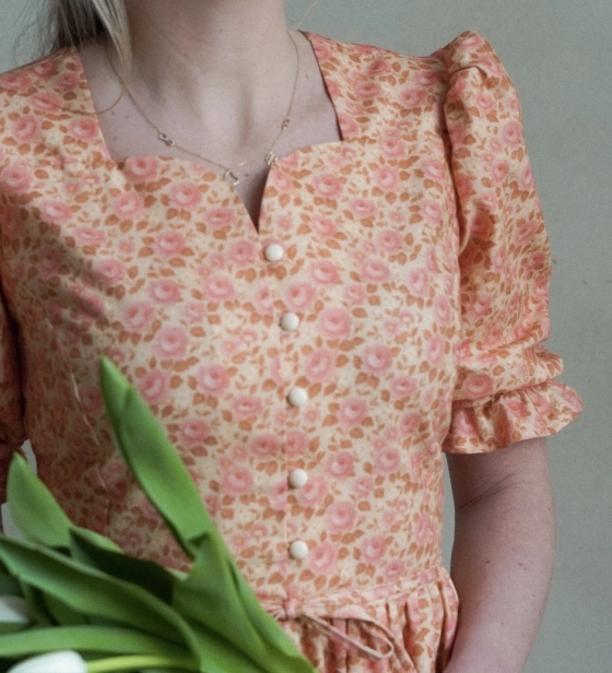 sukienka-retro-roze-zblizenie-wzoru