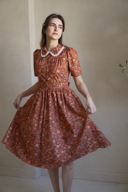 sukienka-rosalie-rude-kwiaty-rozkloszowany-fason