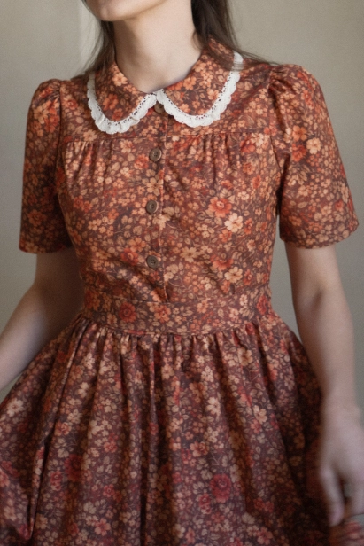 sukienka-rosalie-rude-kwiaty-detal-materialu