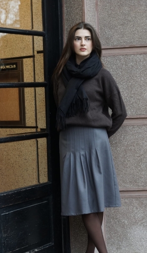 Wełniana spódnica midi