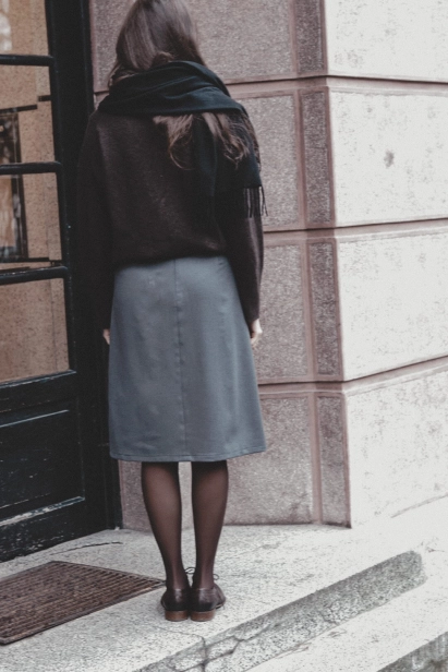 Wełniana spódnica midi