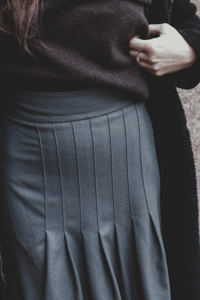 Wełniana spódnica midi