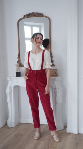 SZTRUKSOWE SPODNIE NA SZELKACH FUKSJA