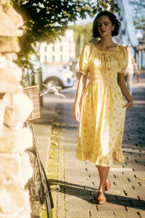 Sukienka spacerowa w cytrynki